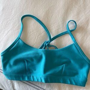 ALO YOGA workout top in XS